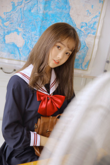 八月薰